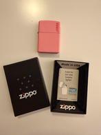 Roze Zippo Aansteker in Doos - Perfect Cadeau!, Verzamelen, Rookartikelen, Aanstekers en Luciferdoosjes, Ophalen of Verzenden