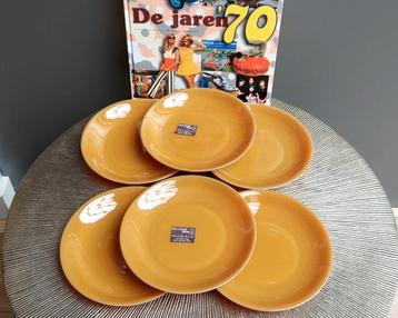 6 Vintage Arcopal VOLCAN 19 cm ontbijt borden dessert beschikbaar voor biedingen