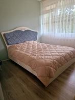 Bed 160x200 samet met matras zonder dekbed, Huis en Inrichting, Slaapkamer | Bedden, Ophalen