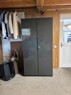 Stalen kast, Ophalen, Gebruikt