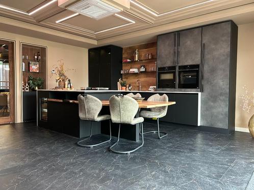 Luxe showroomkeuken mag weg wegens nieuwe collectie, Huis en Inrichting, Keuken | Complete keukens, Nieuw, Overige typen, Zwart