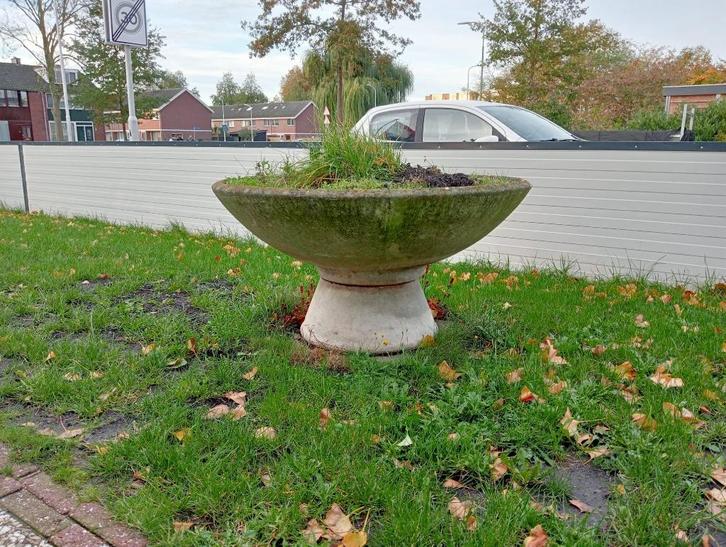 bloembak, Tuin en Terras, Bloembakken en Plantenbakken, Gebruikt, Steen, Binnen, Balkon, Tuin, 60 cm of meer, 100 cm of meer, Rond