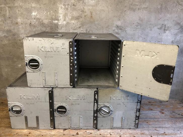 lockers | cateringboxen | galleys | vliegmaatschappij KLM, Huis en Inrichting, Woonaccessoires | Kisten, Gebruikt, Minder dan 50 cm