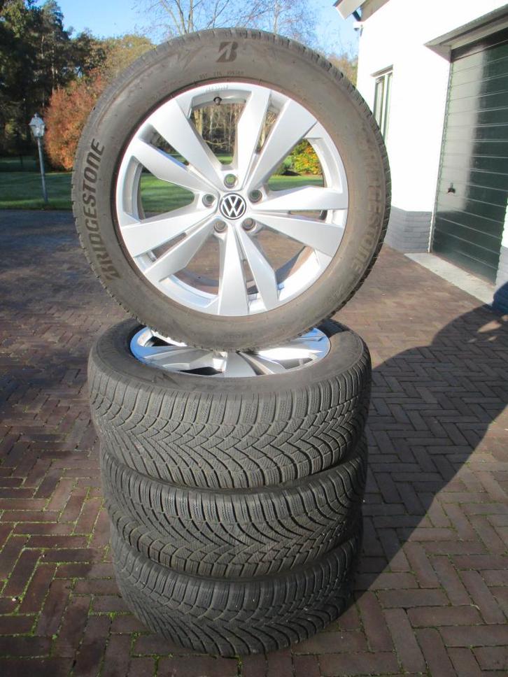 Originele VW ID4 ID5 19 inch winterbanden Loen IZGST, Auto-onderdelen, Banden en Velgen, Banden en Velgen, Winterbanden, 19 inch