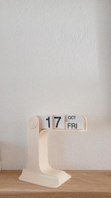 Flip_Over_Calendar, (Timeless Date) beschikbaar voor biedingen