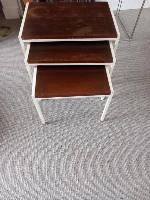 vintage mimiset bijzettafels jaren 60 nesting tables, Huis en Inrichting, Tafels | Bijzettafels, Gebruikt, Rechthoekig, Minder dan 55 cm