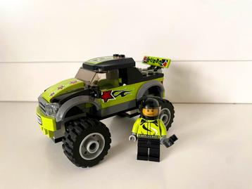 Lego Monster Truck met Minifiguur beschikbaar voor biedingen