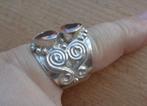 zilveren sierlijke brede ring met bruine stenen [847], Sieraden, Tassen en Uiterlijk, Ringen, 17 tot 18, Dame, Zo goed als nieuw
