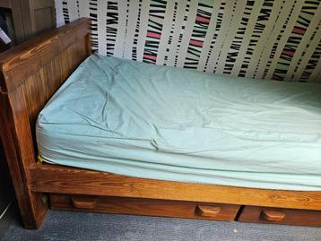 205 x 160 Bed (Massief Hout)