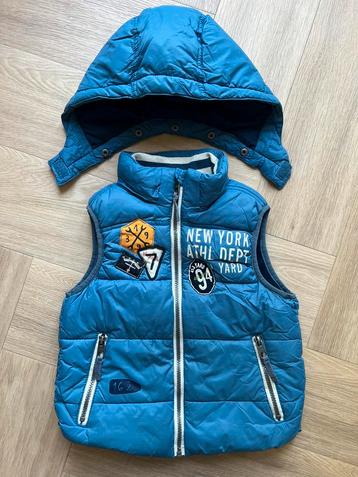 Bodywarmer, afneembare capuchon, mt 116 beschikbaar voor biedingen