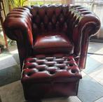 CHESTERFIELD... 1 fauteuil, 1 oorfauteuil met rok en hocker, Huis en Inrichting, Fauteuils, Ophalen, Zo goed als nieuw, 75 tot 100 cm