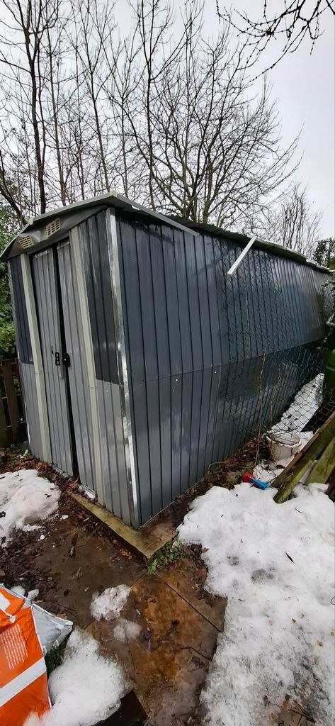 Gegalvaniseerd  stalen schuur ingestort door  sneeuwbui, Tuin en Terras, Tuinhuizen, Gebruikt, Schuur, Overige materialen, 500 cm of meer