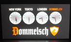 Dommelsch bier: mooie lichtbak met wereldtijden., Ophalen of Verzenden, Gebruikt, Lichtbak of (neon) lamp