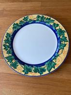 Victoria Beale Yves groot porseleinen bord, Ophalen of Verzenden, Zo goed als nieuw, Bord(en), Overige stijlen