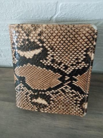 Dames Portomonee NA-KD Slangen design beschikbaar voor biedingen