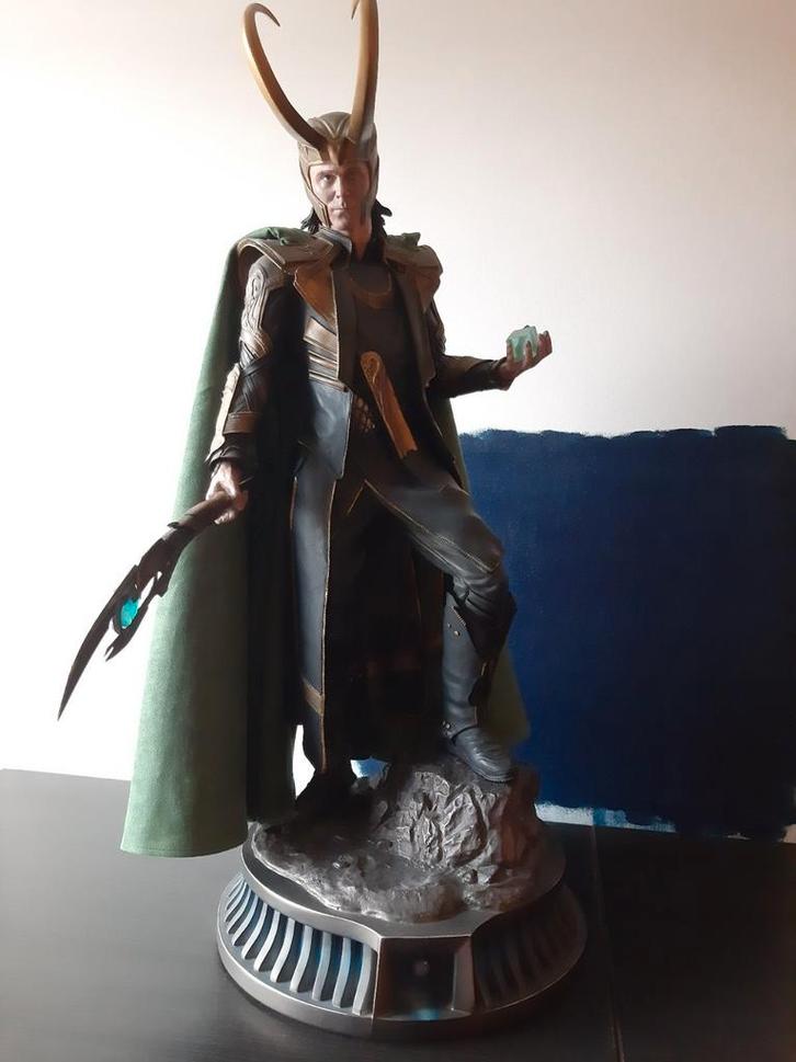 Loki Premium Format 1/4 statue (Sideshow), Verzamelen, Beelden en Beeldjes, Zo goed als nieuw, Ophalen of Verzenden