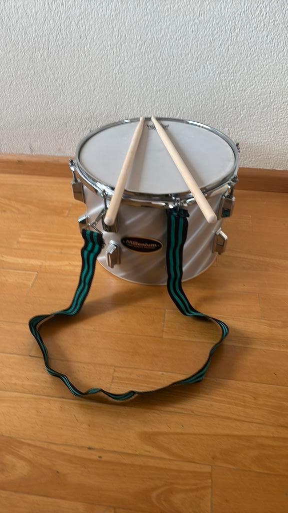 stevige supporters trommel / voetbal trommel / feest trommel, Muziek en Instrumenten, Percussie, Zo goed als nieuw, Trommel, Ophalen of Verzenden