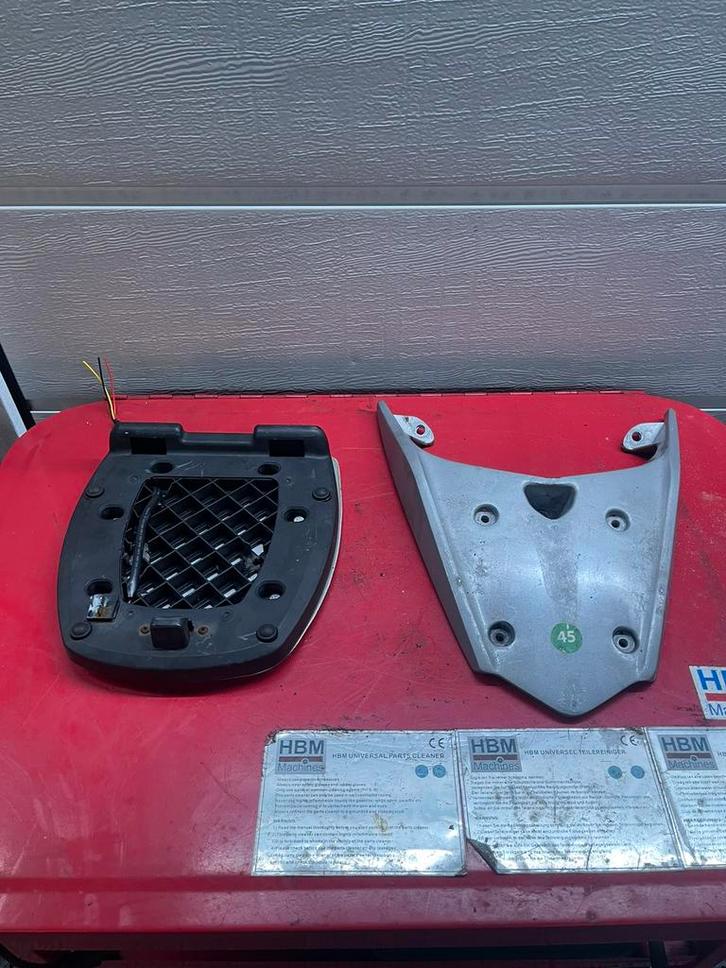 AGM/BTC R8 - Beugel / Achterdrager, Fietsen en Brommers, Brommeronderdelen | Algemeen, Gebruikt, Overige typen, Ophalen of Verzenden