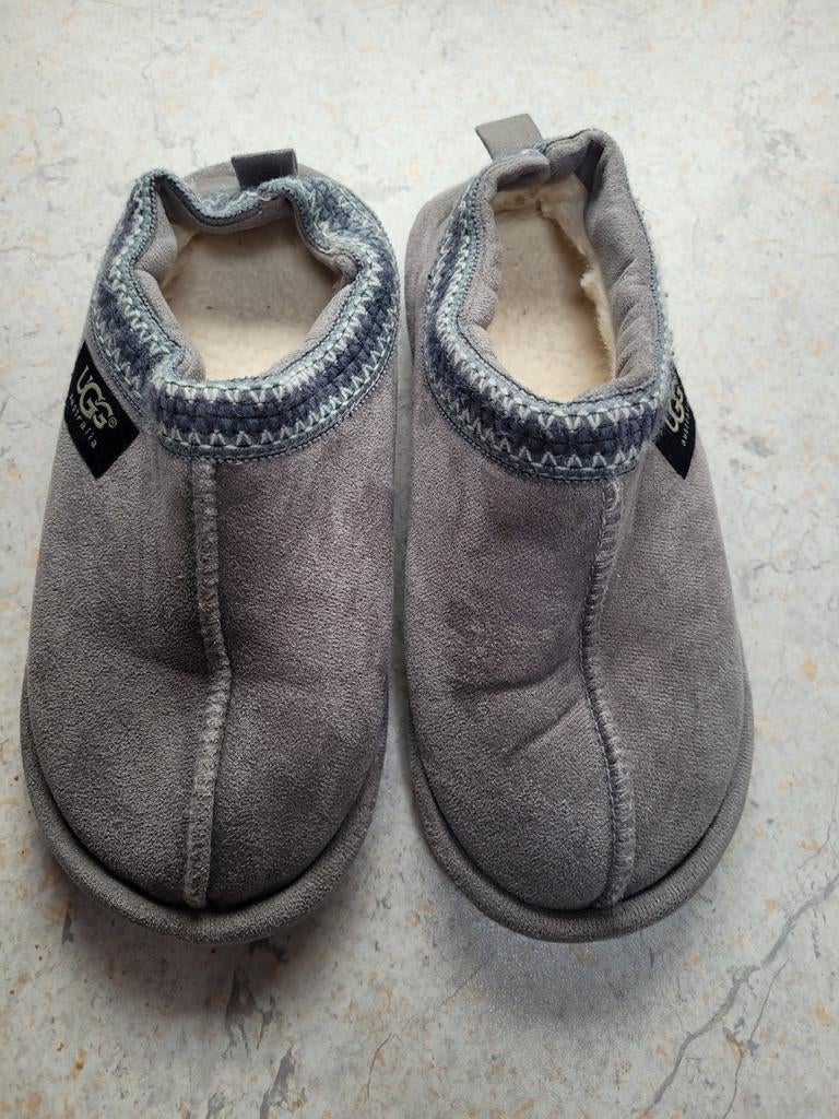 Grijze UGG Pantoffels maat 37, UGG, Ophalen of Verzenden, Zo goed als nieuw, Pantoffels of Sloffen