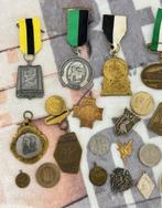 Diverse 22 medaille lintjes munten wielrennen vierdaagse ect, Postzegels en Munten, Penningen en Medailles, Ophalen of Verzenden
