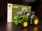 Wiking John Deere 6250R First Edition, Hobby en Vrije tijd, Ophalen of Verzenden, Zo goed als nieuw, Tractor of Landbouw, Overige merken