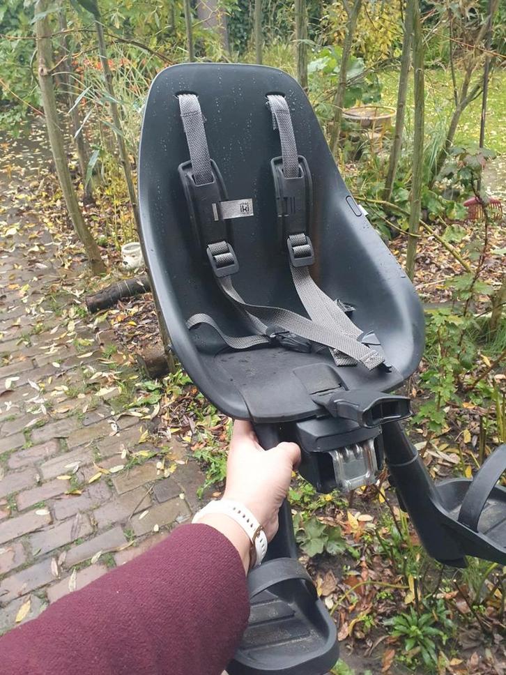 Urban Iki Voorzitje met Windscherm, Fietsen en Brommers, Fietsaccessoires | Fietsstoeltjes, Gebruikt, Voorzitje, 9 t/m 18 kg, Voetsteuntjes