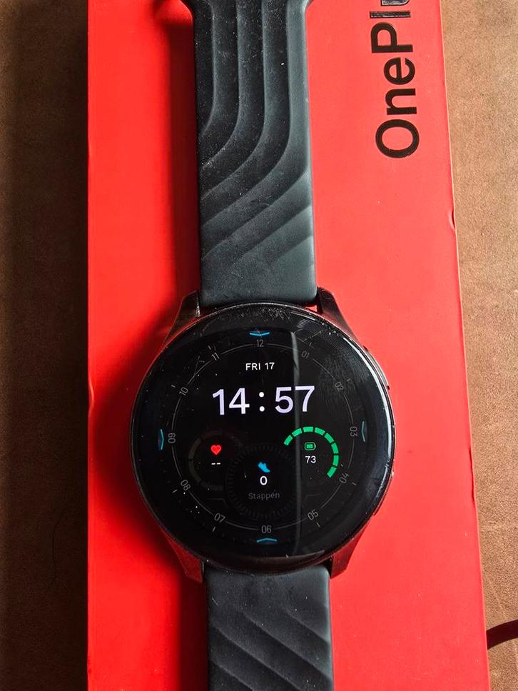 OnePlus Watch - Smartwatch in Topconditie!, Sieraden, Tassen en Uiterlijk, Smartwatches, Zo goed als nieuw, Android, Zwart, Afstand