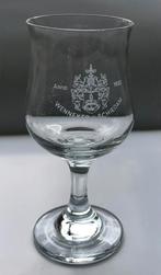 Schiedam: jeneverglas op voet, met o.a. wapen Wennekers, Ophalen of Verzenden, Zo goed als nieuw, Glas of Glazen