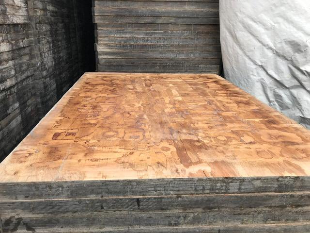 Actie!!Goedkope steenschotten geperst hardhout foto 1-4, Doe-het-zelf en Verbouw, Hout en Planken, Zo goed als nieuw, Plank, Overige houtsoorten