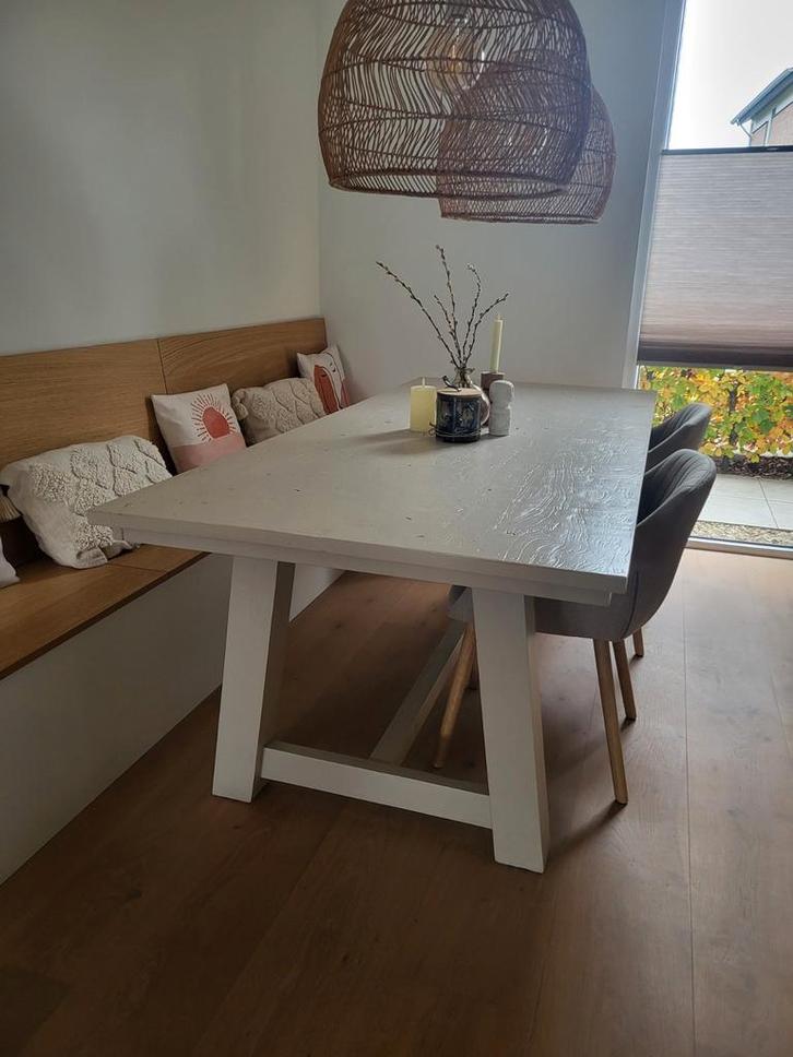 Houten Eettafel - Robuust en sfeervol, Huis en Inrichting, Tafels | Eettafels, Gebruikt, 50 tot 100 cm, 200 cm of meer, Rechthoekig