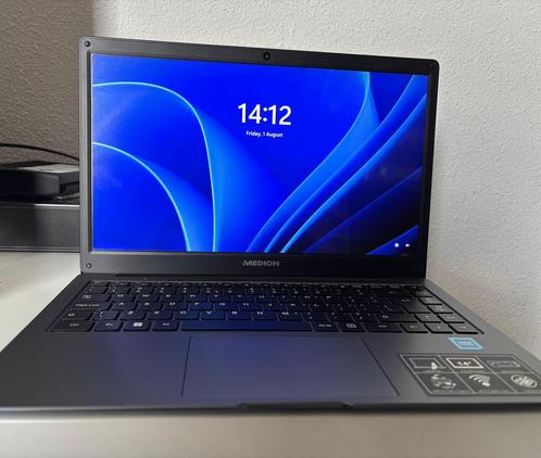 Medion Akoya E14223 Laptop + Case, Computers en Software, Windows Laptops, Zo goed als nieuw, 14 inch, SSD, 2 tot 3 Ghz, 64 GB of meer