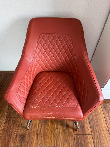 Donkerrode fauteuil | gratis af te halen beschikbaar voor biedingen