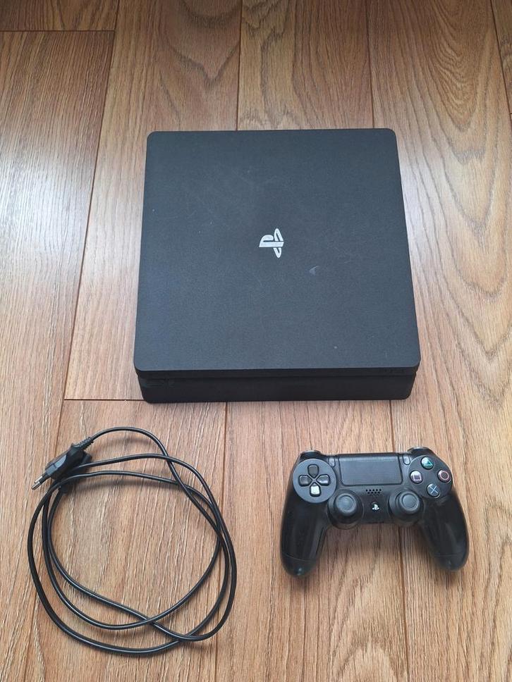 PlayStation 4 Slim 1TB met 1 Controller in top staat, Spelcomputers en Games, Spelcomputers | Sony PlayStation 4, Zo goed als nieuw
