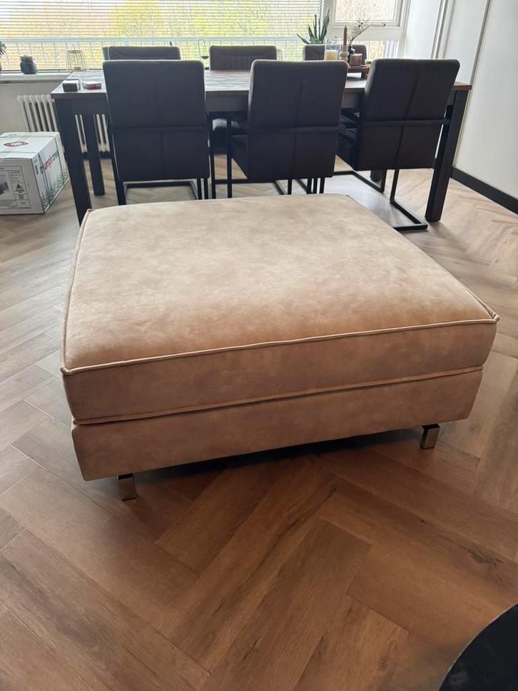 Poef champagne kleur, Huis en Inrichting, Banken | Voetenbanken en Poefen, Zo goed als nieuw, 100 tot 125 cm, 100 tot 125 cm, Vierkant