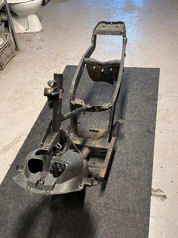 Gilera runner frame + subframe + spatbord beschikbaar voor biedingen