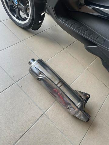 Uitlaat mp3 piaggio gilera 500/400 origineel beschikbaar voor biedingen
