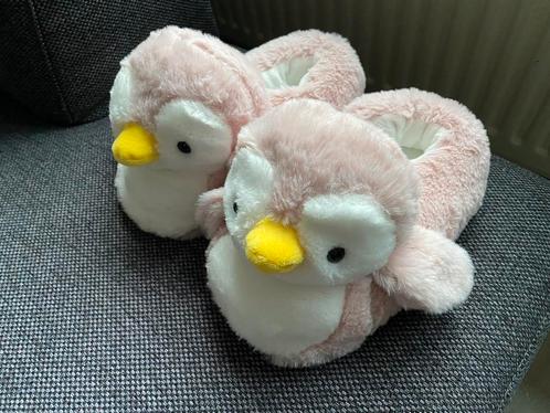 NIEUW: sloffen / pantoffels met roze pinguïn voorop, Kleding | Dames, Schoenen, Zo goed als nieuw, Pantoffels of Sloffen, Roze