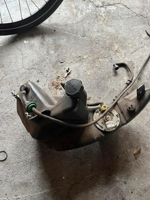 Piaggio zip iget benzine tank (moet weg), Motoren, Tuning en Styling, Ophalen of Verzenden