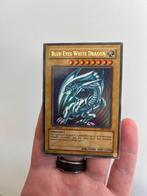 Yu-Gi-Oh Blue eyes white dragon 1st 2x, Ophalen, Zo goed als nieuw, Losse kaart