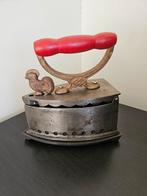 Antiek kolen strijkijzer met haan, Ophalen of Verzenden