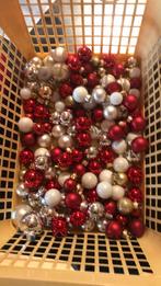 Kerstballen kleuren rood wit zilver goud, Ophalen of Verzenden, Zo goed als nieuw