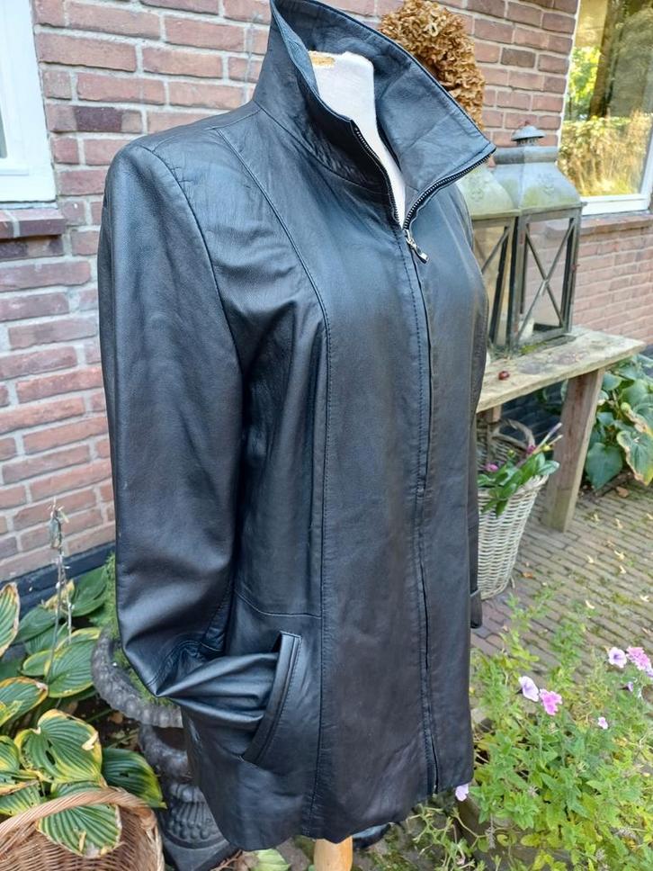 Via Vespucci leren jasje chocoladebruin 38 40 designer, Kleding | Dames, Jasjes, Kostuums en Pakken, Zo goed als nieuw, Maat 38/40 (M)