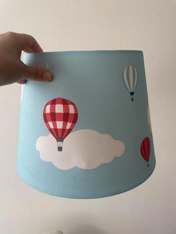 IKEA kinderlamp – luchtballonnen thema – met pendel en kap beschikbaar voor biedingen