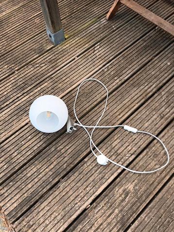 Hanglampen beschikbaar voor biedingen