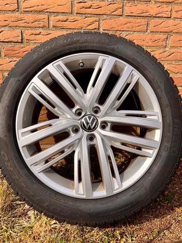 VW Tiguan ‘Auckland’ velgen 235/50/19 Pirelli winterbanden beschikbaar voor biedingen