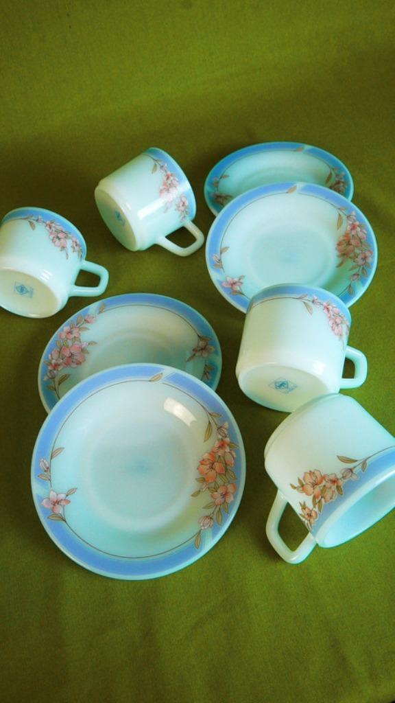 Vintage Floral Tea Set | 4-Piece Set | Pink & Blue, Antiek en Kunst, Antiek | Servies compleet, Verzenden