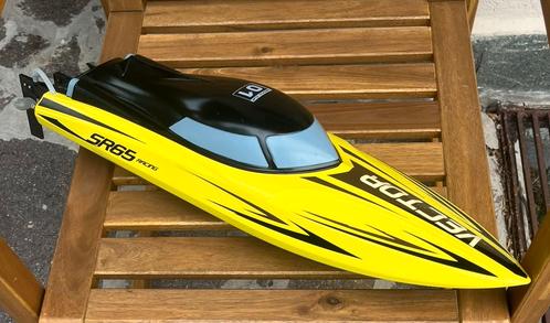 Volantex Vector SR65 brushless met extra batterij en lader, Hobby en Vrije tijd, Modelbouw | Boten en Schepen, Zo goed als nieuw