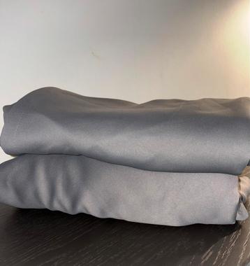 Donkergrijze verduisterende gordijnen 137x260 beschikbaar voor biedingen
