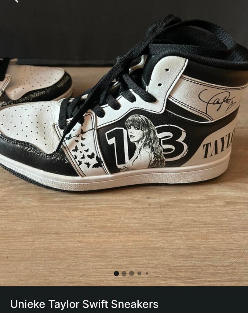 Unieke Taylor Swift Eras Tour Schoenen - Maat 38, Ophalen, Zo goed als nieuw, Sneakers of Gympen