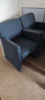 Eetkamer stoelen op wieltjes 4 stuks, Ophalen of Verzenden, Zo goed als nieuw, Minder dan 75 cm